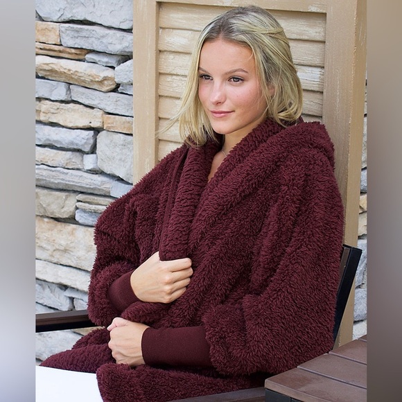 Nordic Beach Jackets & Blazers - Nordic Beach fuzzy wrap Chocolate Cherry/burgundy One Size Warm Beachy camping